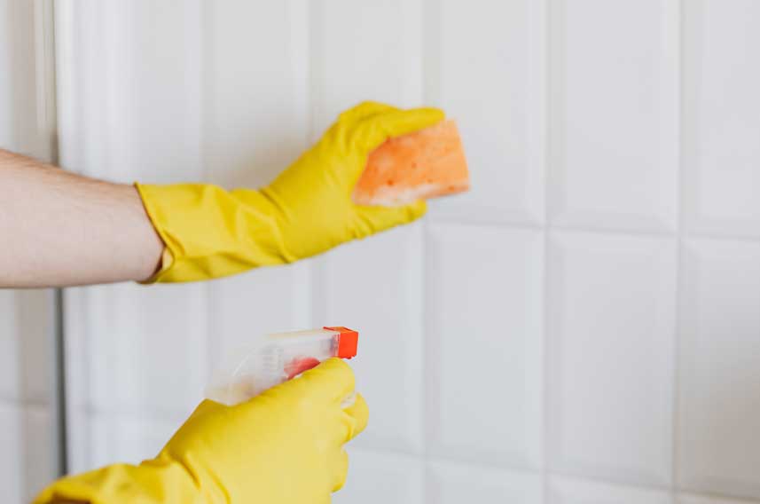 Cleaning Bathroom Tiles