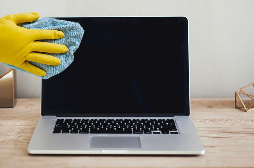 how to clean a laptop screen